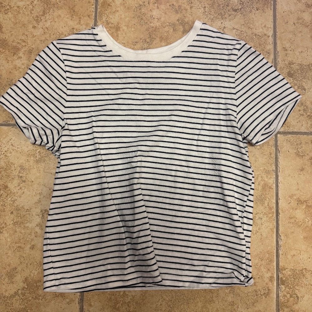 Old navy tshirt